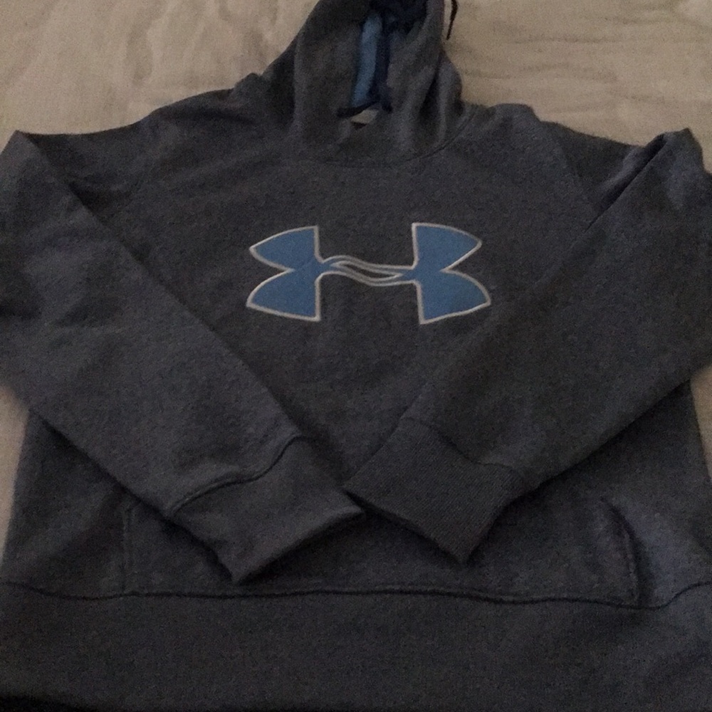 Under Armour medium cold gear sweat shirt